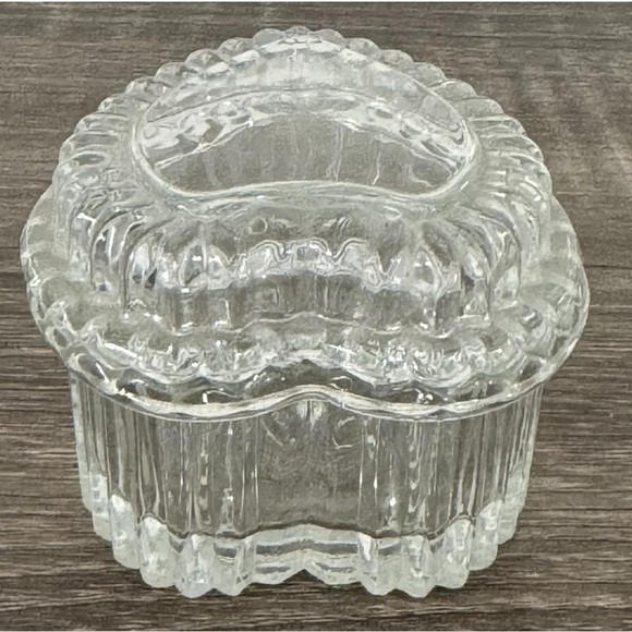 Vintage HOMCO Trinket Jewelry Box Heart-Shaped Cut Glass With Lid Romantic - Picture 4 of 12